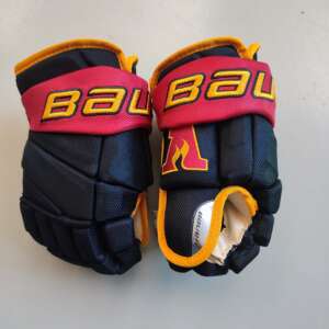 Custom made Bauer Vapor Pro gloves